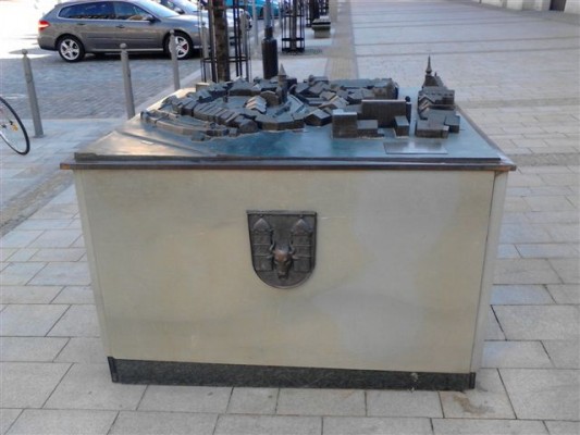 Bronzová plastika historického jádra Uherského Brodu
