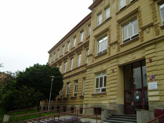 ZŠ Mariánské náměstí: vybudování dvou venkovních odborných učeben a půdní vestavba 2 kluboven školní družiny do podkroví - záměr č. 301