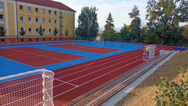 ZŠ Pod Vinohrady: dobudování sportoviště a rekonstrukce odborných kabinetů pro učitele - záměr č. 302