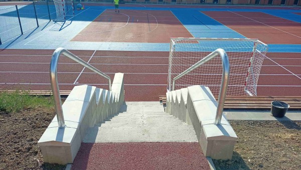 ZŠ Pod Vinohrady: dobudování sportoviště a rekonstrukce odborných kabinetů pro učitele - záměr č. 302