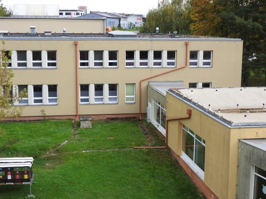 ZŠ Na Výsluní - rekonstrukce střešního pláště - pavilon C, D, E, F - záměr č. 327