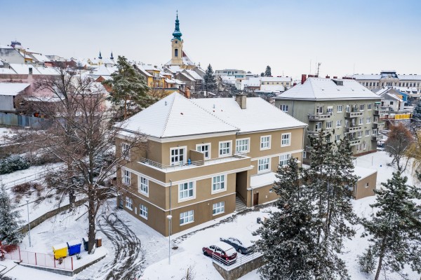 Rekonstrukce domu č. p. 1066 pro sociální bydlení a služby - záměr č. 255